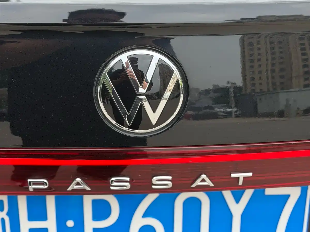 Volkswagen Passat 2022 330TSI Elite Edition фото 14