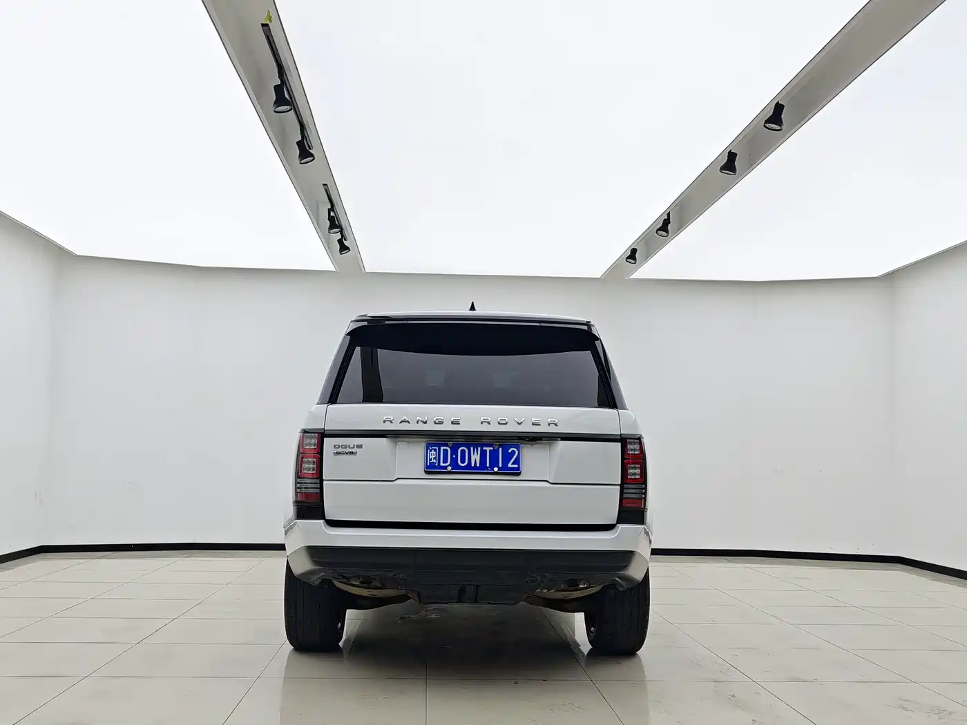 Photo 8 - Land Rover Range Rover