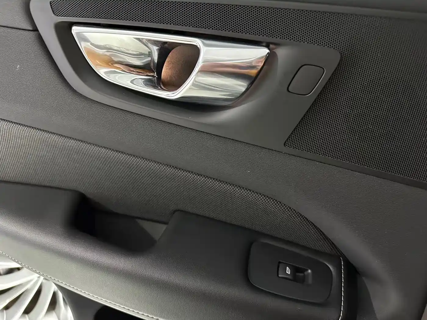 VOLVO XC60 PLUG-IN HYBRID