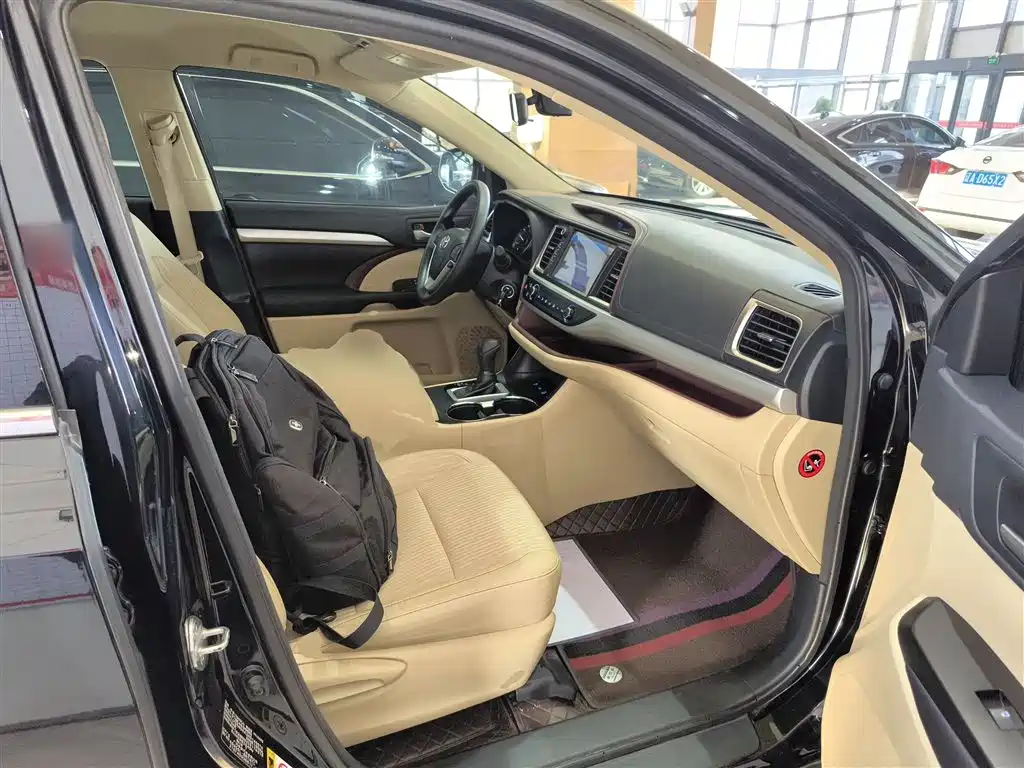 Toyota Highlander 2015 2.0T AWD Elite Edition 7-seater фото 23