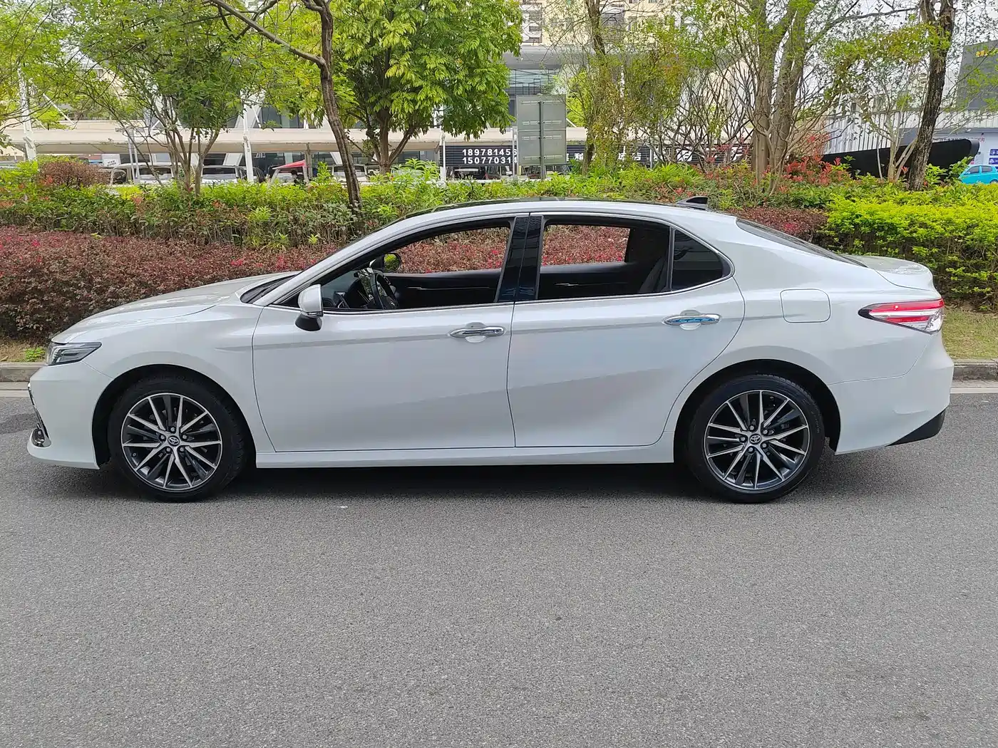Toyota Camry 2021 2.5G Luxury Edition фото 3