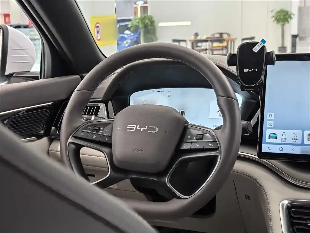 BYD Song PLUS PHEV 2025 DM-i Smart Driving Edition 112KM Honor фото 18