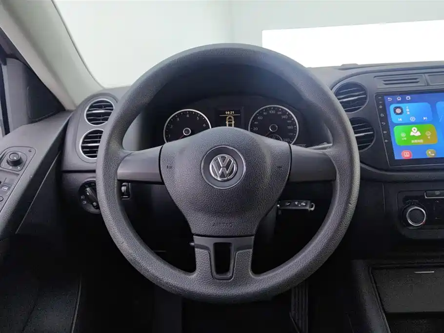Volkswagen Tiguan 2015 1.8TSI Automatic 2WD Trendline фото 15