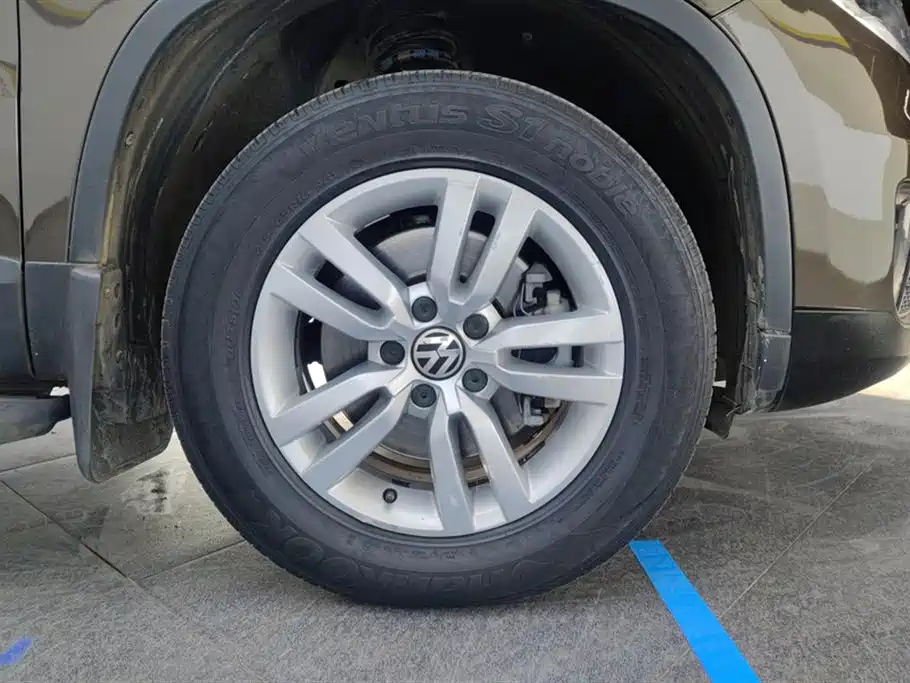 Volkswagen Tiguan 2015 1.8TSI Automatic 2WD Trendline фото 6
