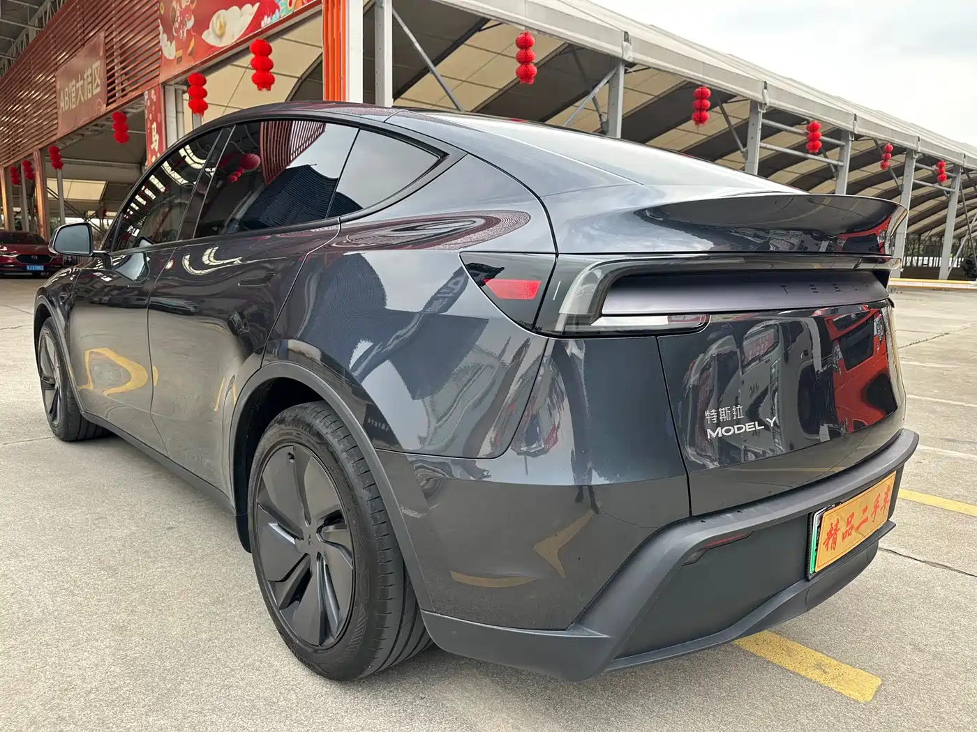 TESLA MODEL Y