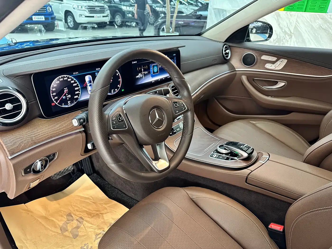 Mercedes-Benz E-Class 2018 E 300 L Luxury фото 9