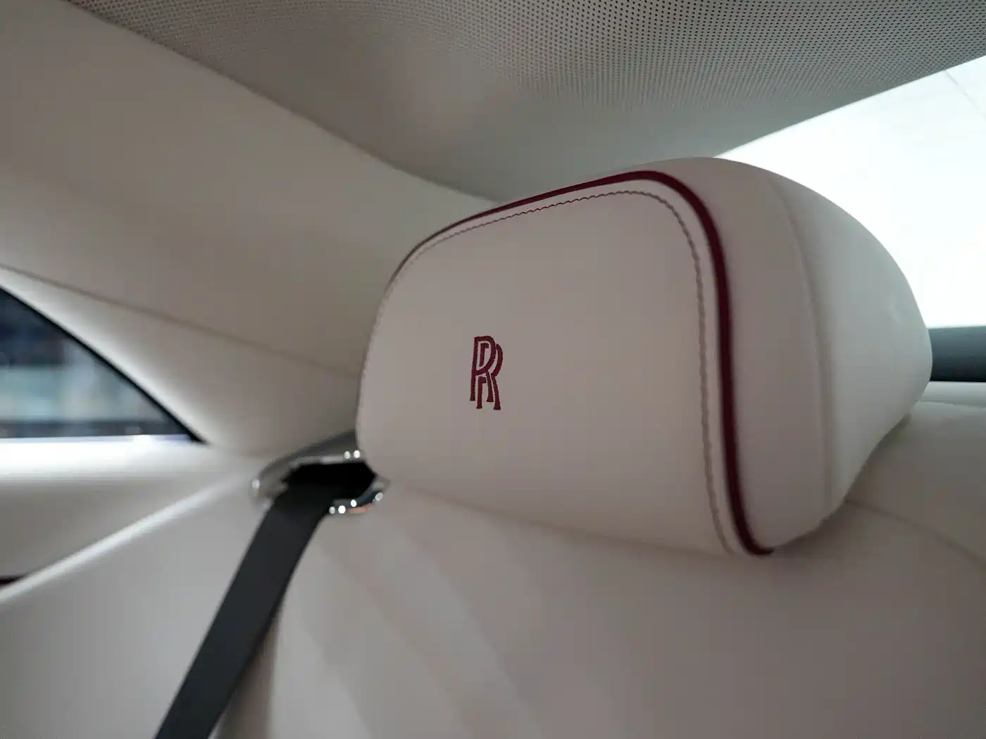Rolls-Royce Spectre 2024 Standard Model фото 29