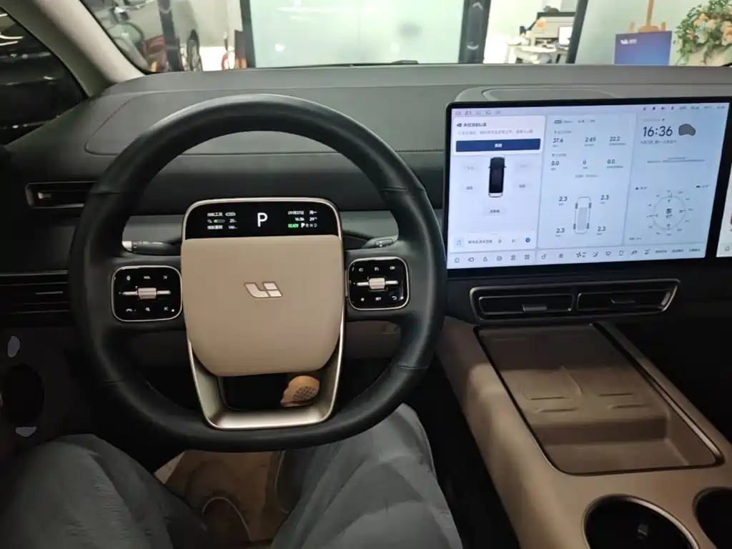 Li Auto MEGA 2025 2025 Model Home Family Special Edition