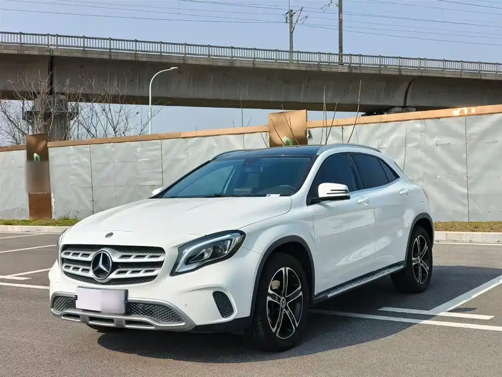 Mercedes-Benz GLA 2018 GLA 200 Fashion