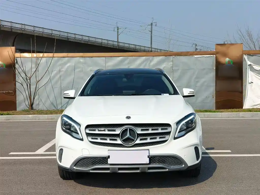 Mercedes-Benz GLA 2018 GLA 200 Fashion фото 22