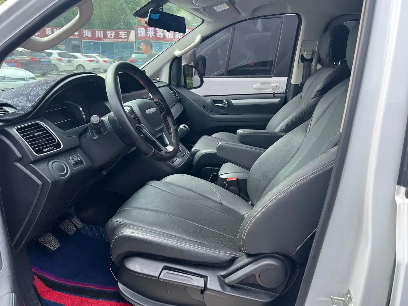 SAIC Maxus Maxus G20 2023 ES 2.0T Diesel Manual Premium Edition фото 2