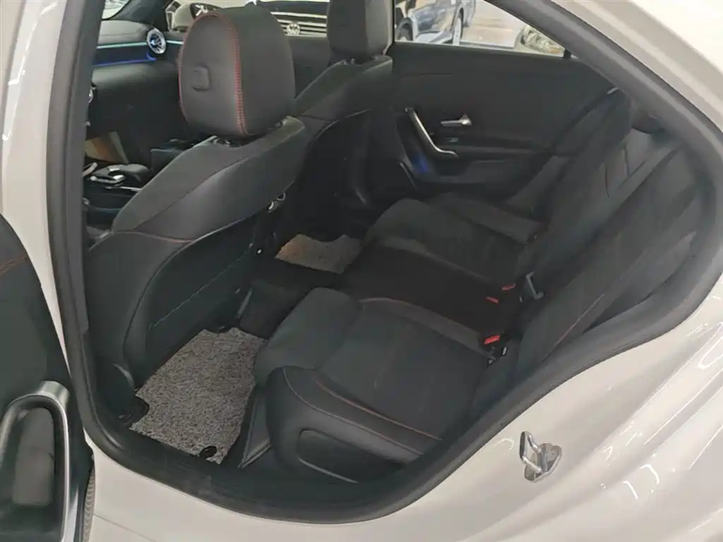Mercedes-Benz A-Class 2023 A 200 L Fashion фото 17