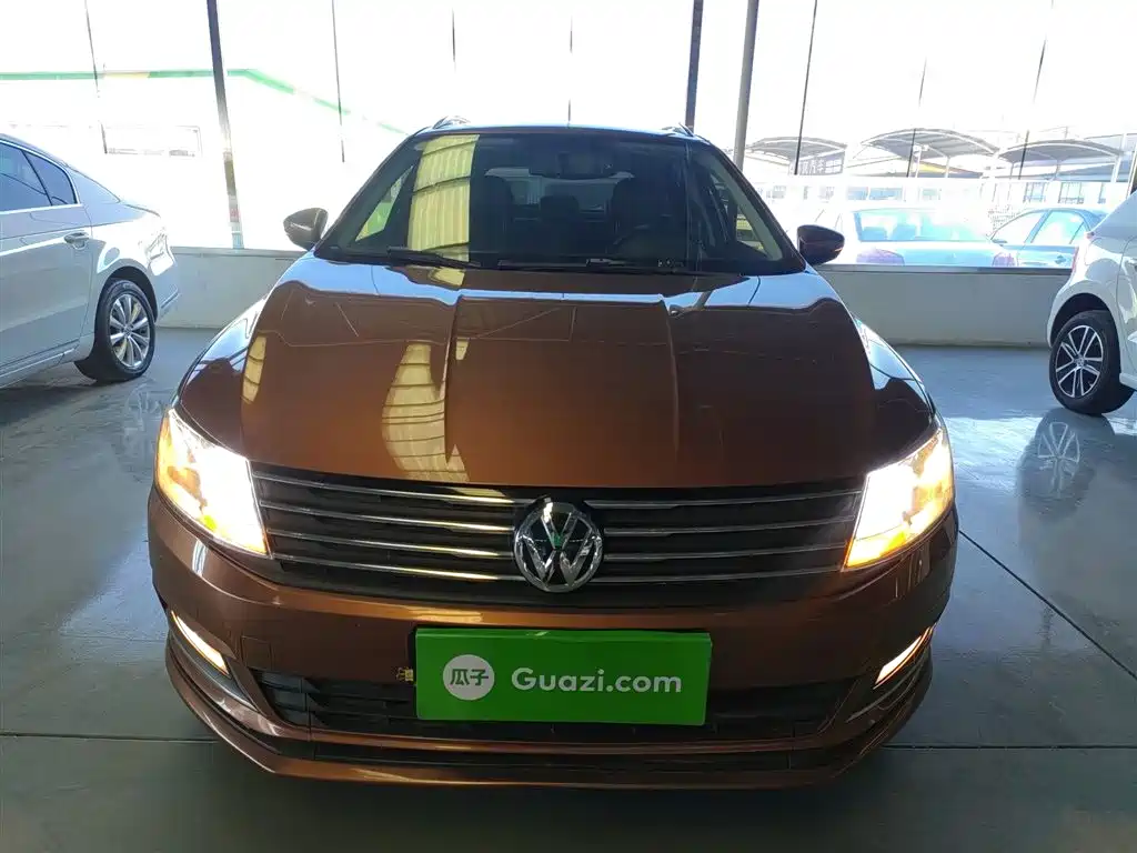 Volkswagen Lavida Tour 2017 230TSI DSG Comfort Edition фото 3