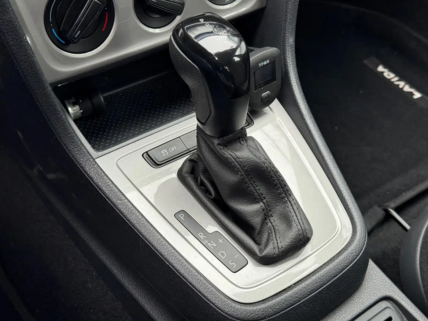 Volkswagen Lavida Tour 2013 1.6L Automatic Trend Style фото 12