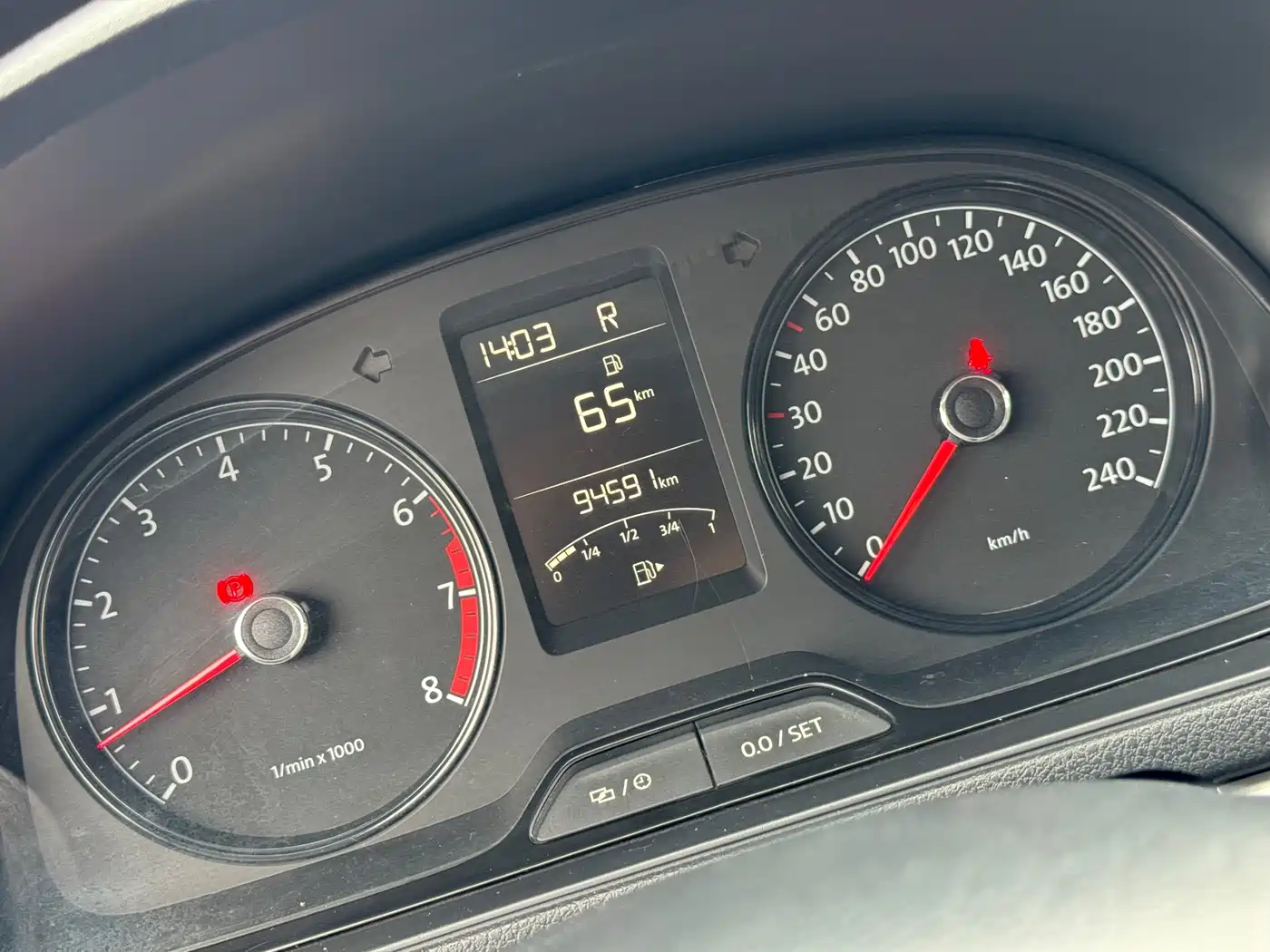 Volkswagen Lavida Tour 2013 1.6L Automatic Trend Style фото 9