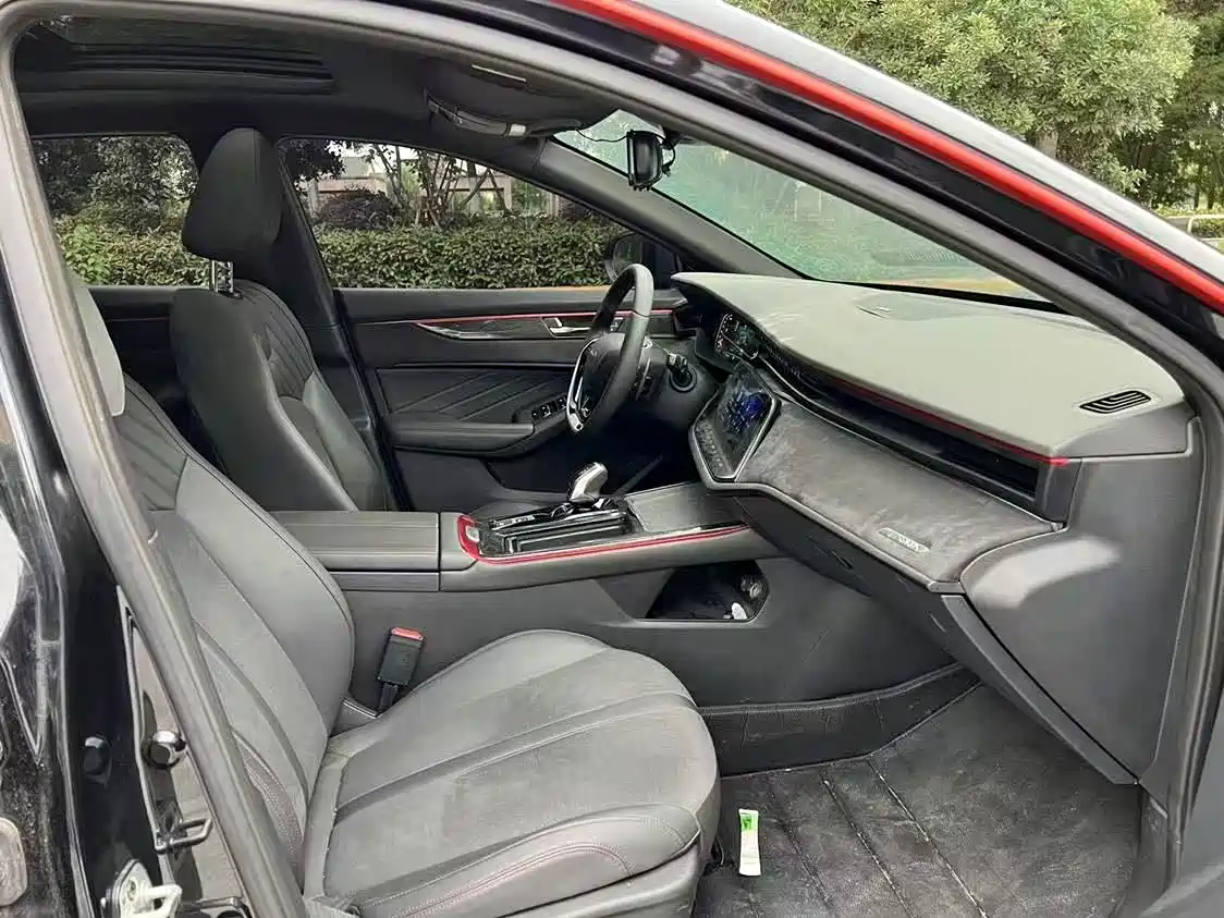 DONGFENG YI HYUN MAX