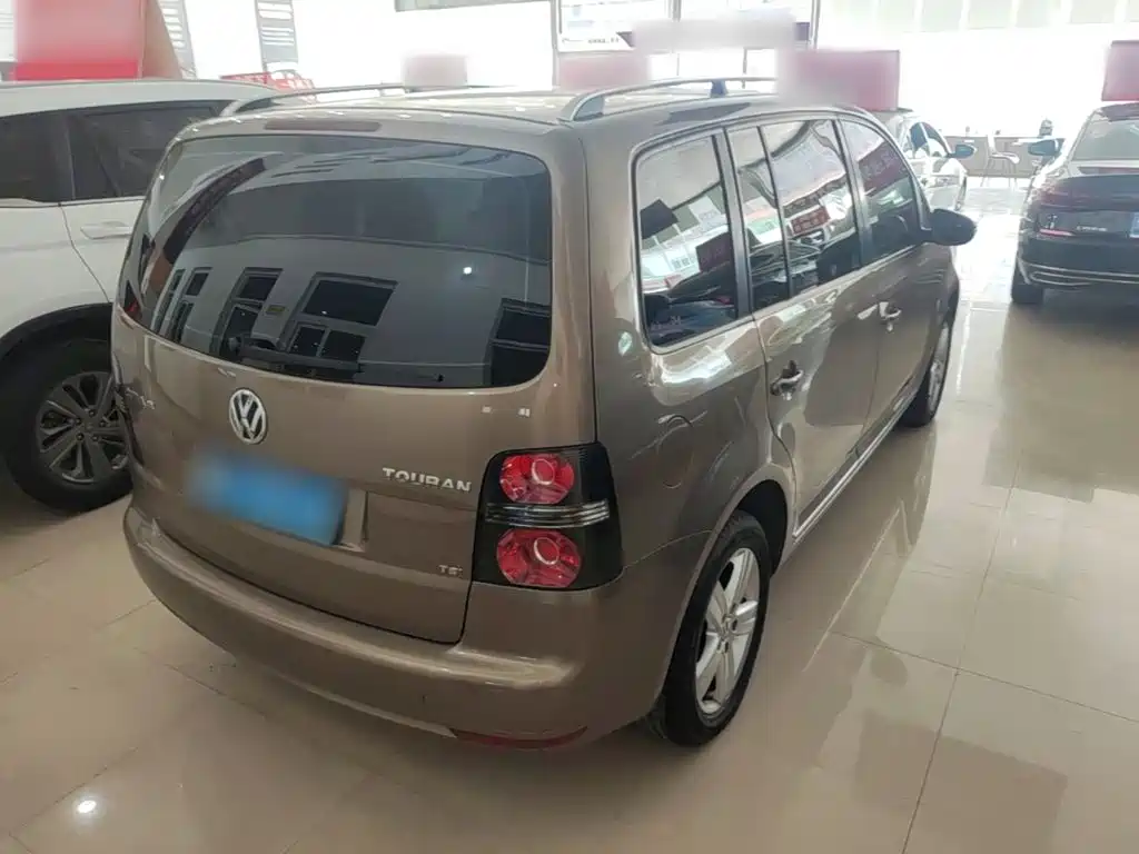 Volkswagen Touran 2016 2015 1.4T DSG Comfort Edition 5-seater