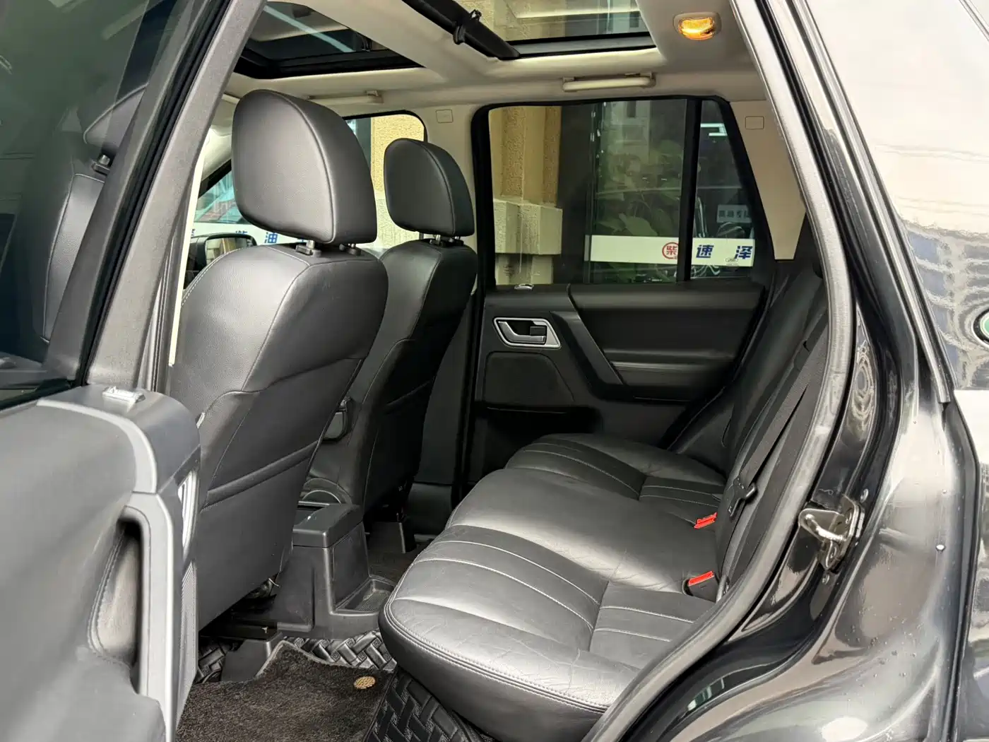 Land Rover Freelander 2 2013 2.2T SD4 SE Diesel Version фото 6