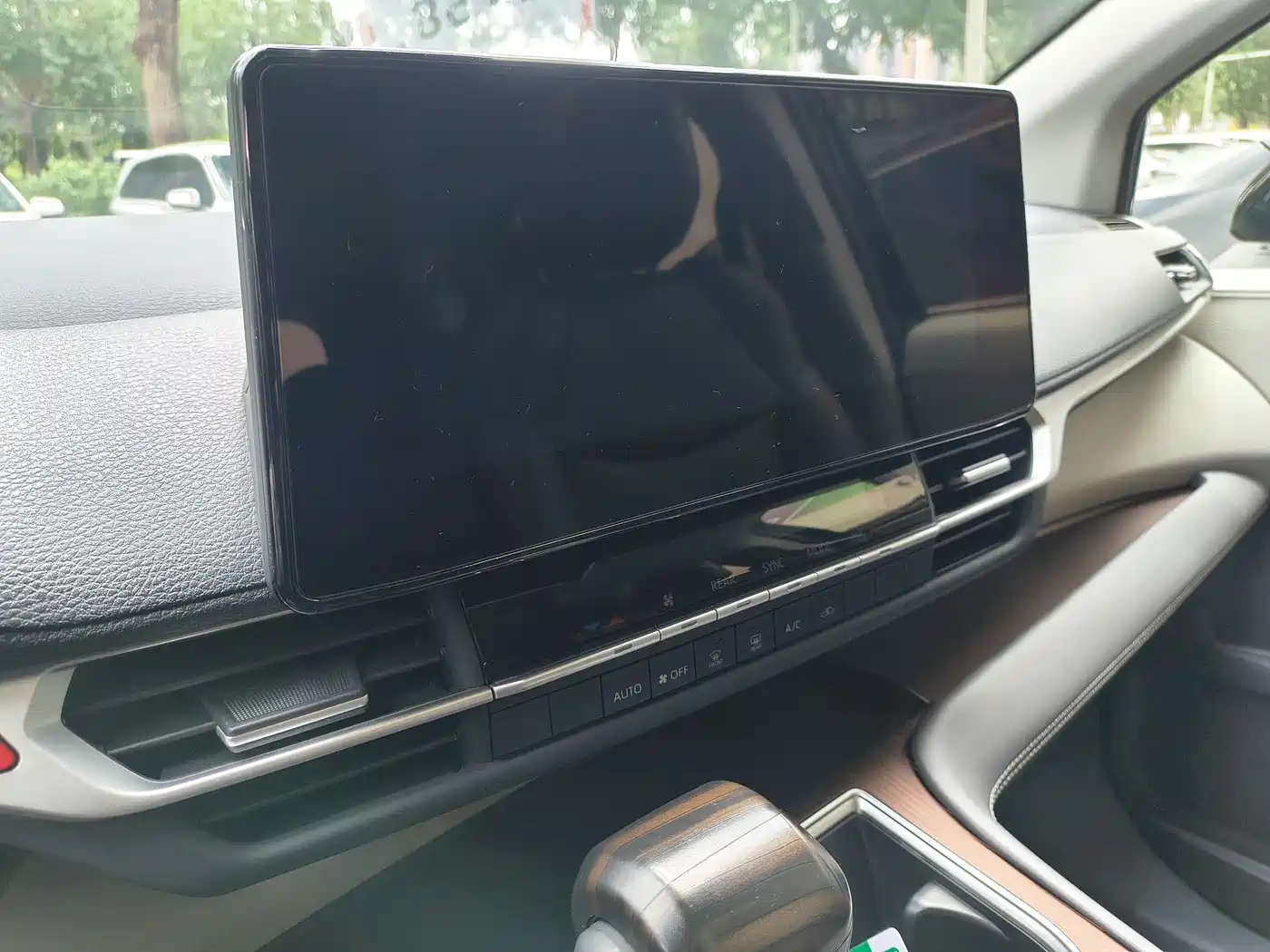 Toyota Sienna 2024 2.5L Hybrid Comfort Edition фото 12
