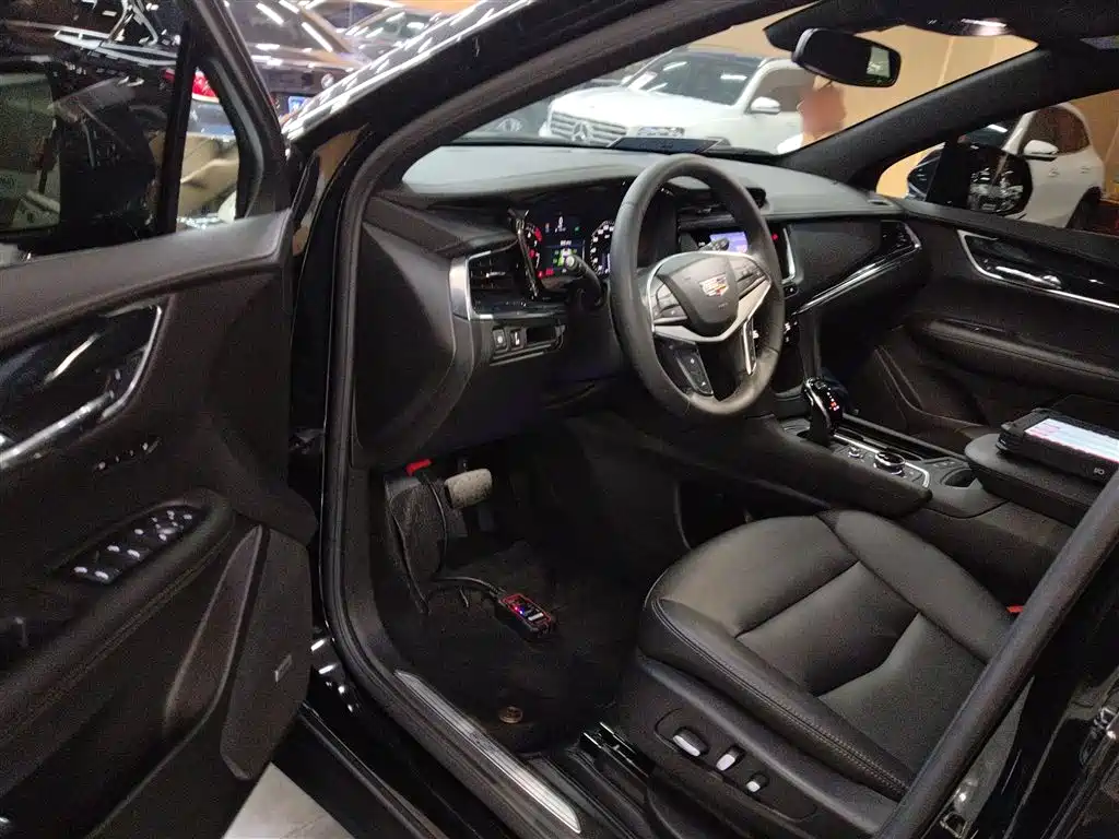 Cadillac XT5 2023 2.0T 2WD Fashion Edition фото 13