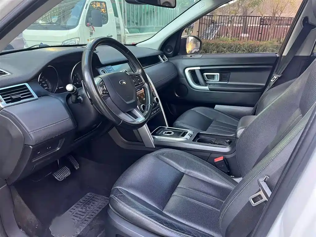 Land Rover Discovery Sport 2016 2.0T SE фото 23