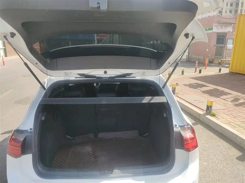 Volkswagen Golf 2023 Facelift 280TSI DSG R-Line Lite фото 10