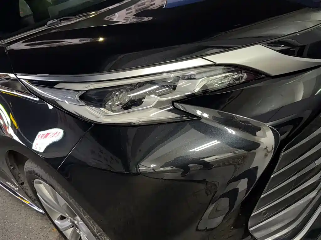 Toyota Sienna 2021 2.5L Hybrid Premium Edition фото 3