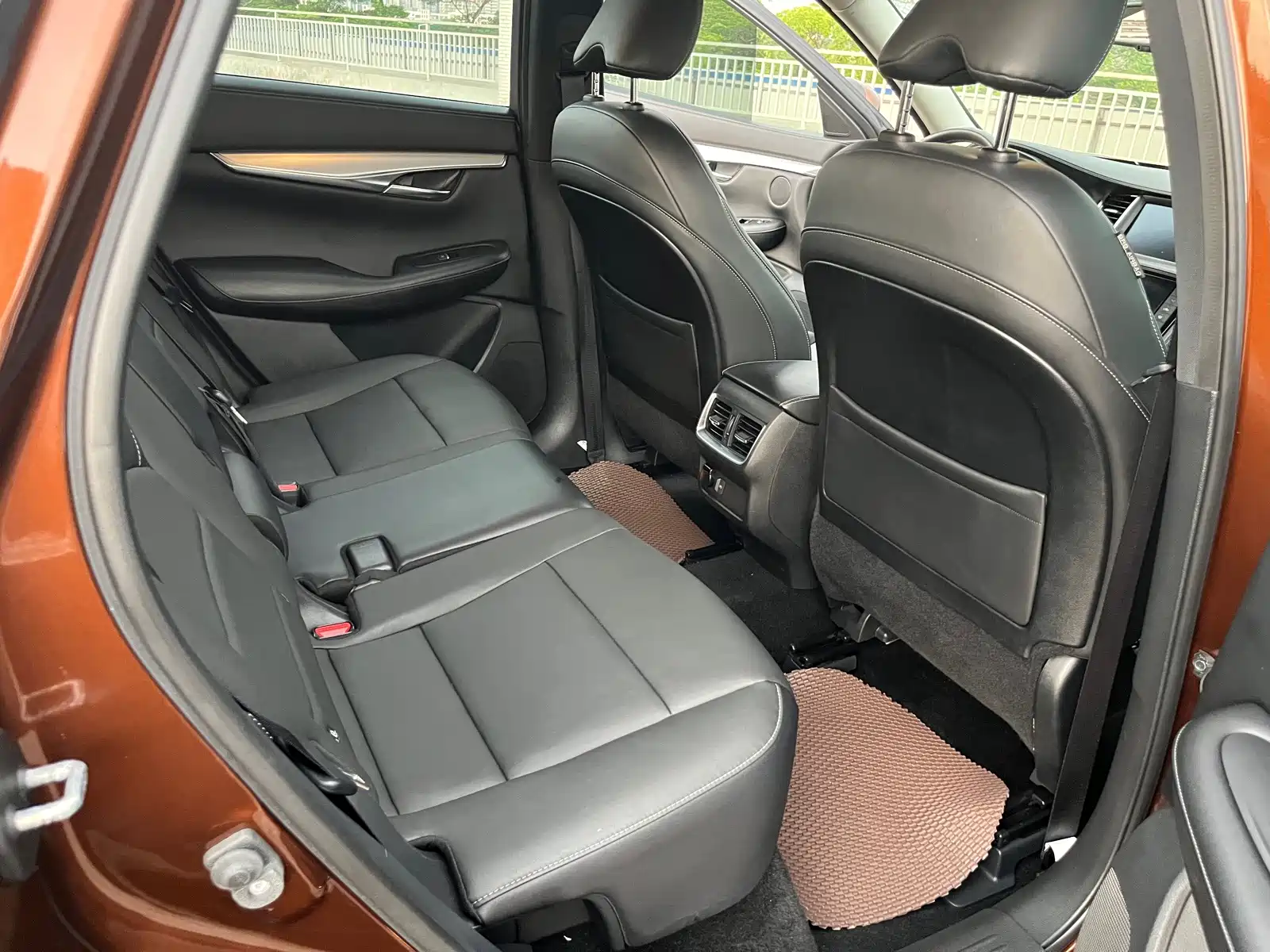 Photo 24 - Infiniti QX50