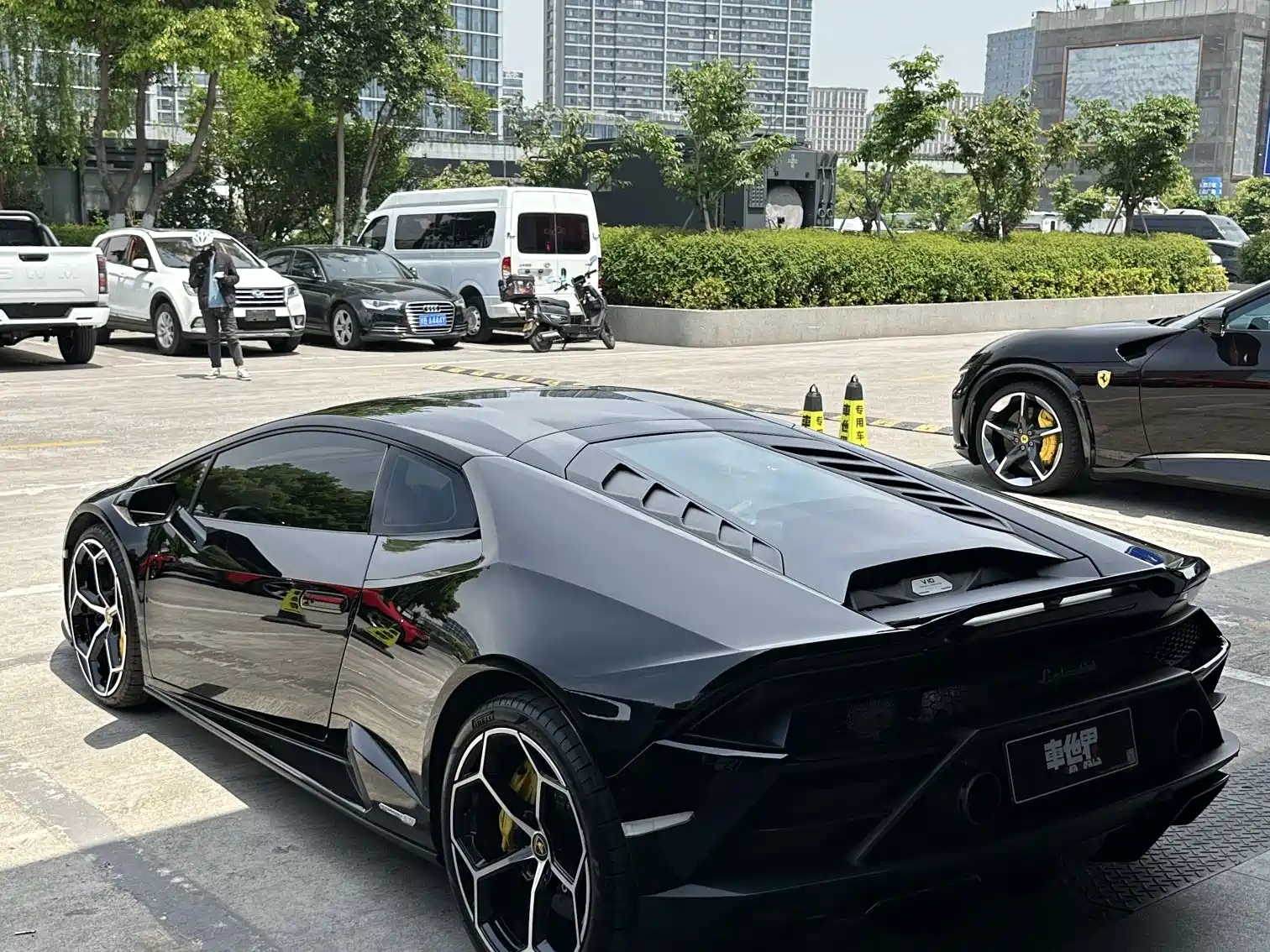Фото 4 - Lamborghini Huracán