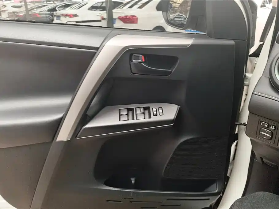 Toyota RAV4 Rongfang 2018 2.5L Automatic 4WD Elite i Edition фото 7