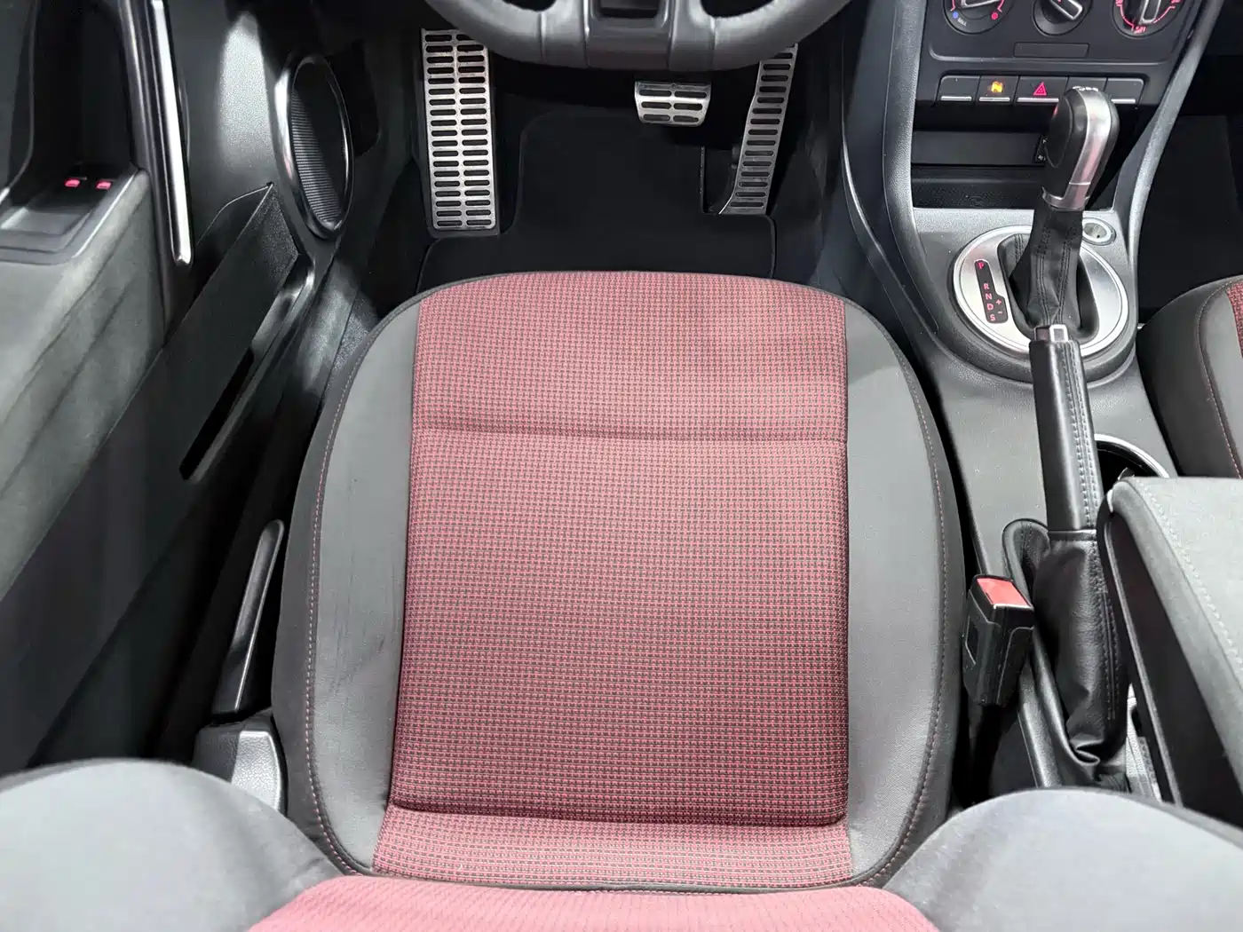 Volkswagen Beetle 2015 280TSI фото 12