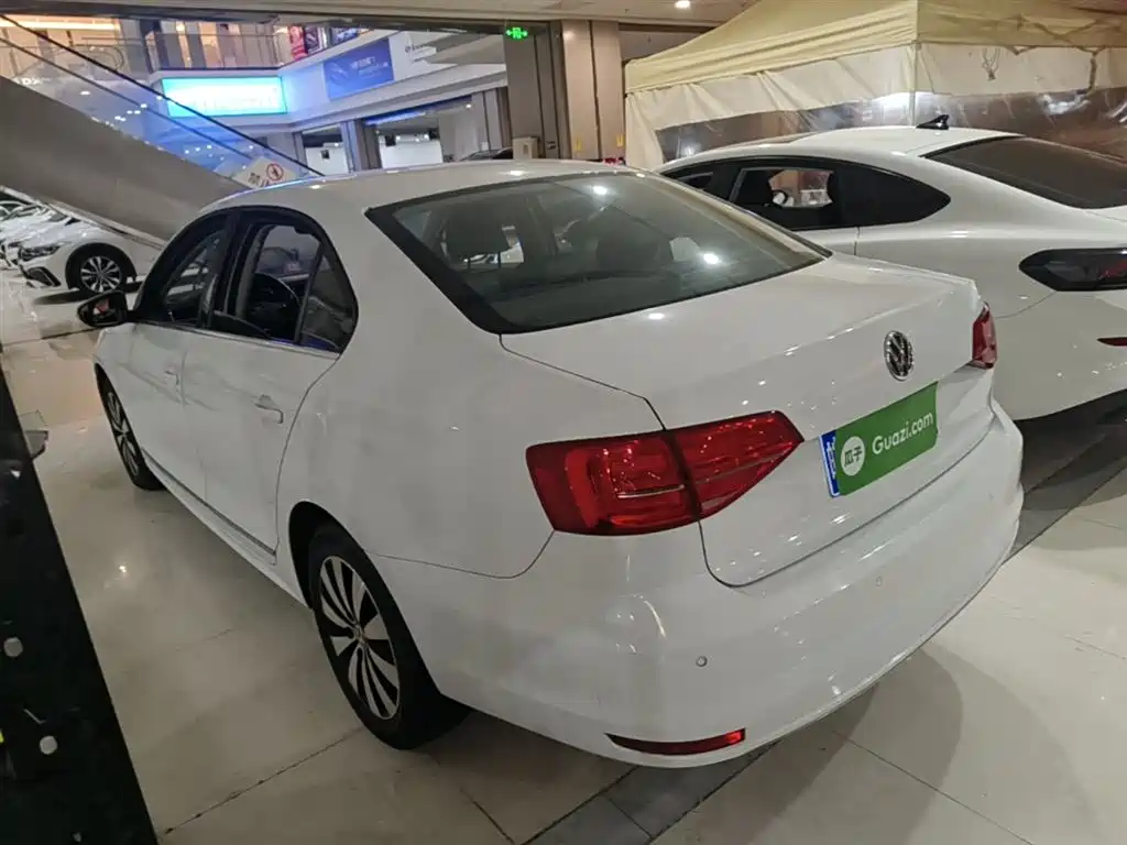 Volkswagen Sagitar 2018 1.6L Automatic Comfort фото 5