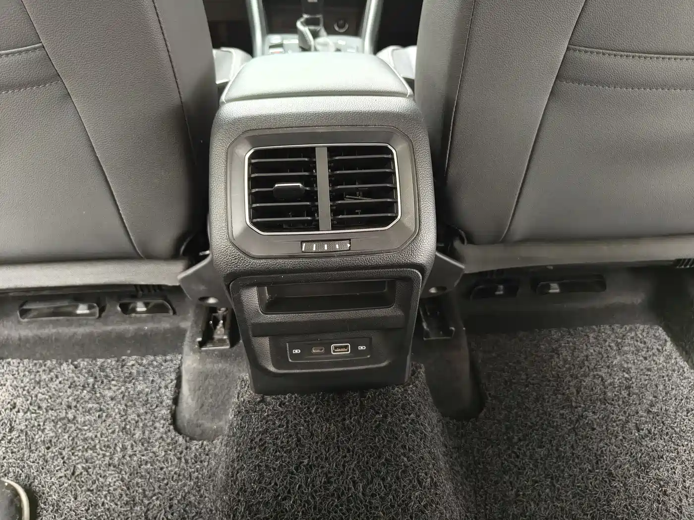 Volkswagen Tiguan L 2022 330TSI Automatic 2WD Comfort Edition фото 17