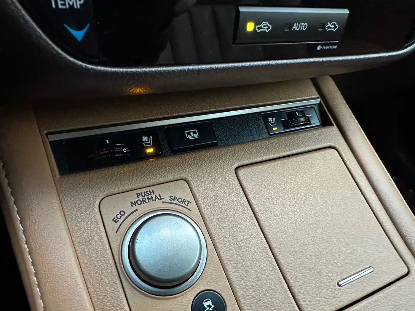Lexus ES 2015 250 Elegance Edition фото 15