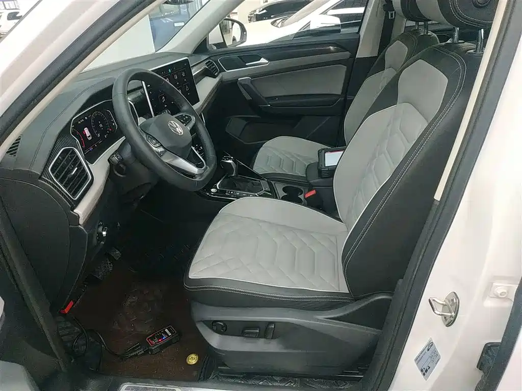 Volkswagen Tayron 2024 330TSI 2WD Luxury Plus Advanced фото 7