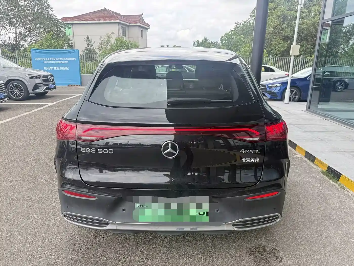 Mercedes-Benz EQE SUV 2025 2024 500 4MATIC Pioneer Edition