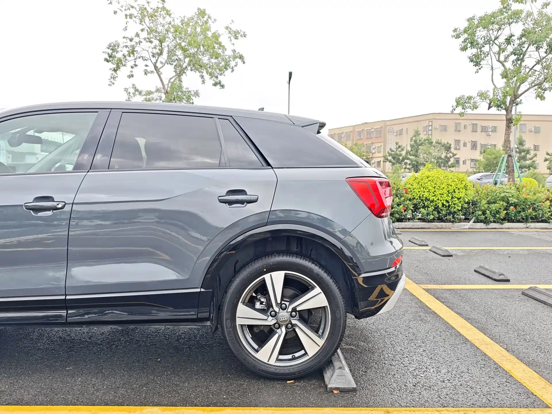 Photo 22 - Audi Q2L