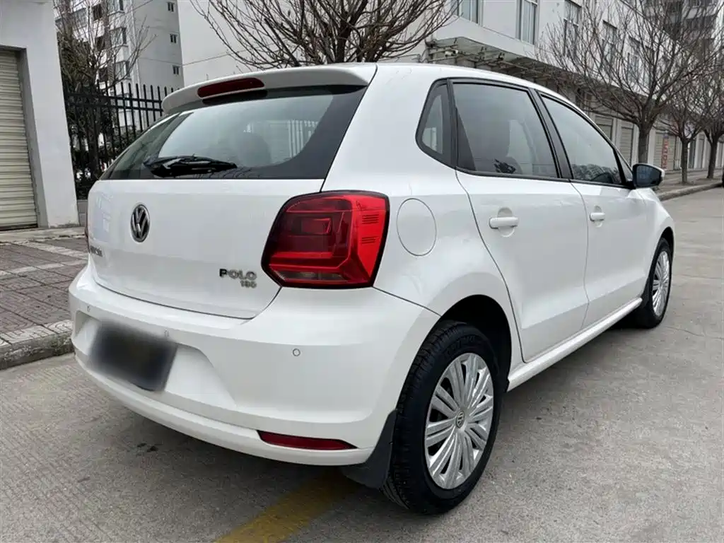 Volkswagen Polo 2016 1.6L Automatic Comfort фото 9
