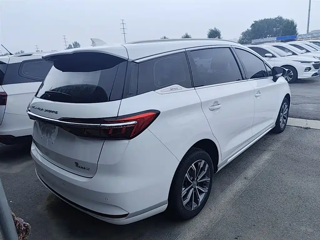 BYD Song MAX 2021 Upgrade 1.5T Automatic Premium Edition 7-Seater фото 7