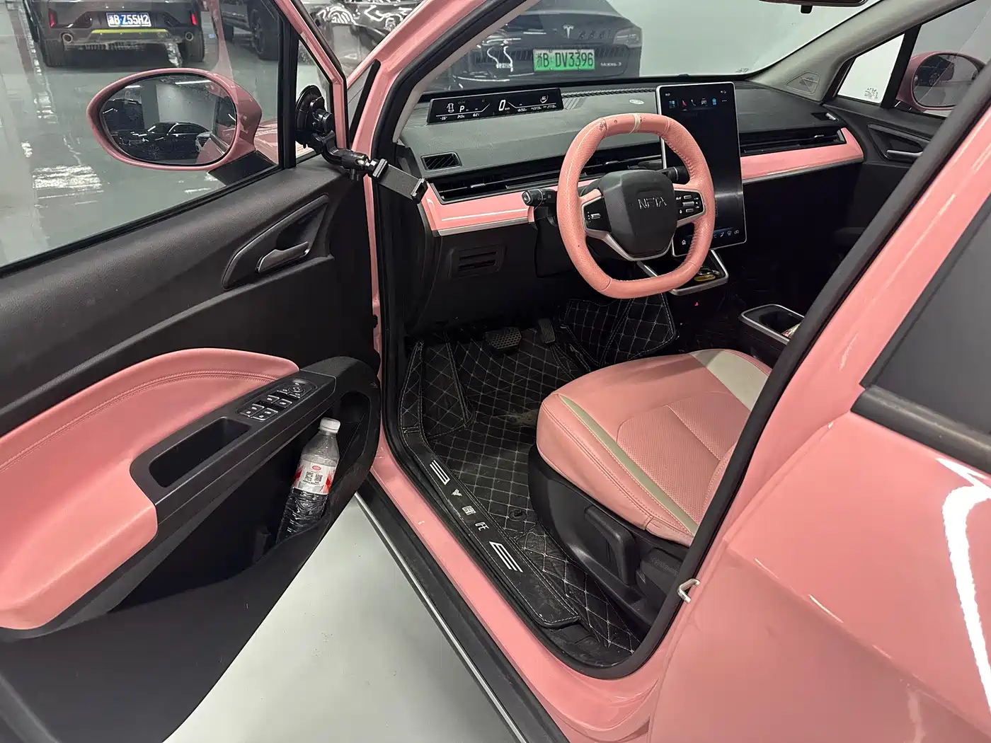 Photo 4 - Nezha Auto Nezha V