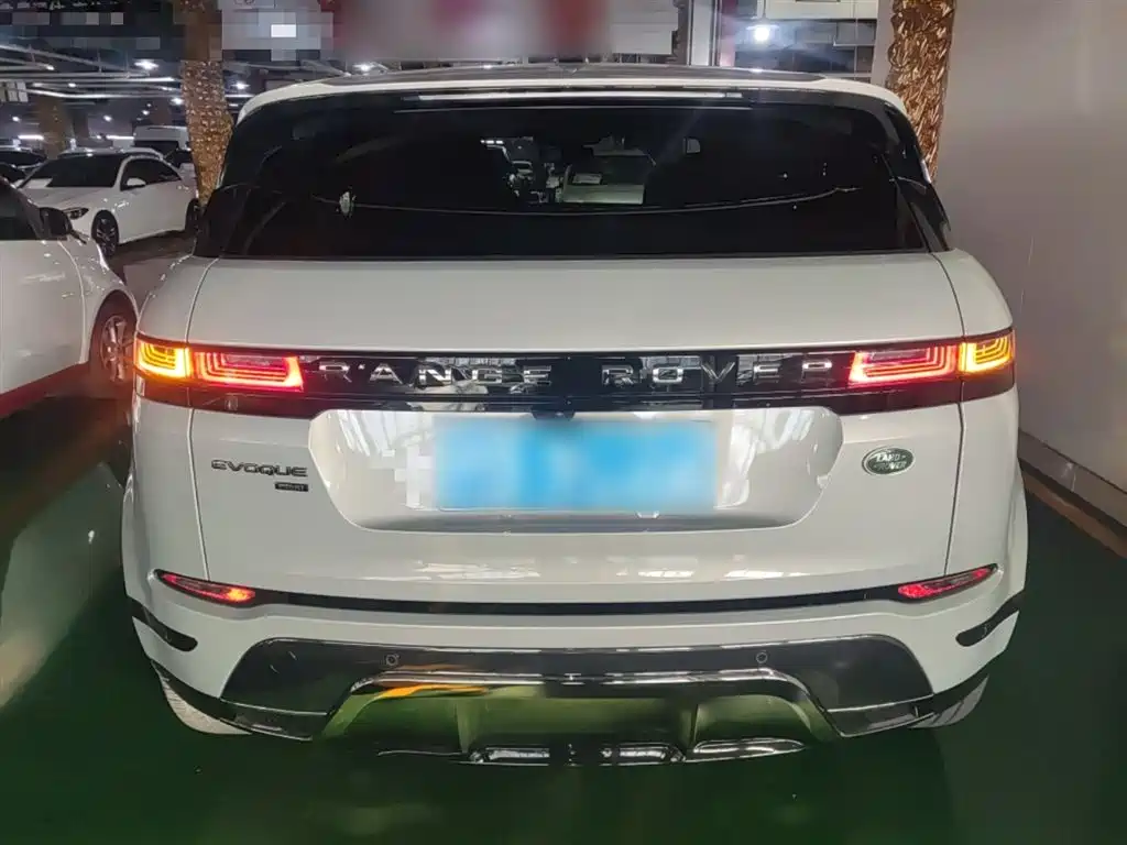 Land Rover Range Rover Evoque 2023 Range Rover Evoque L 249PS Luxury Edition фото 6