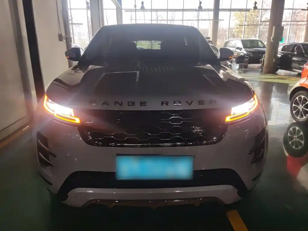 Land Rover Range Rover Evoque 2023 Range Rover Evoque L 249PS Luxury Edition фото 3