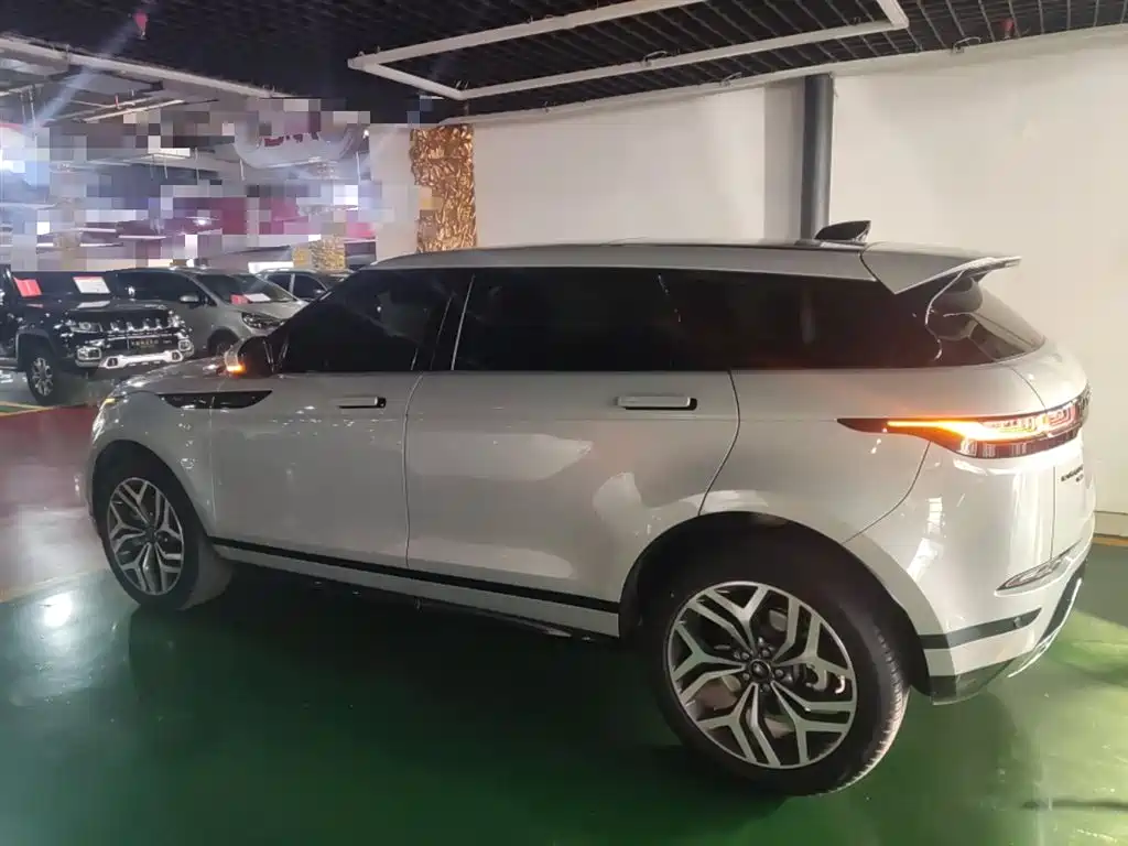 Land Rover Range Rover Evoque 2023 Range Rover Evoque L 249PS Luxury Edition фото 5