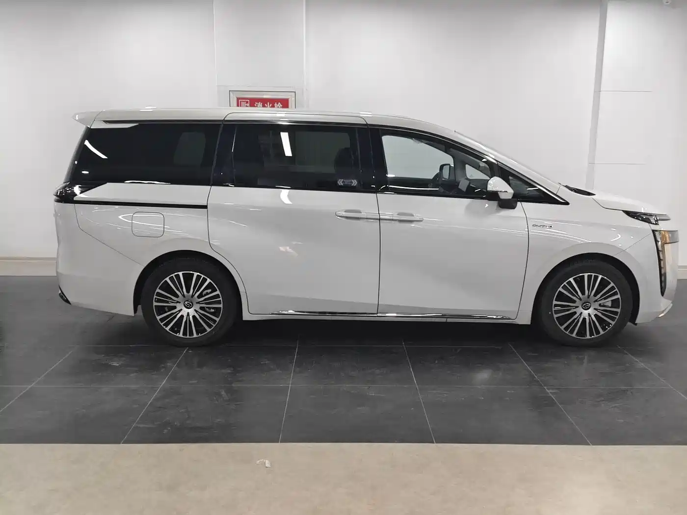 GAC TRUMPCHI E8 NEW ENERGY