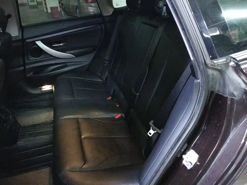 BMW 3 Series GT 2013 Model 320i Leading фото 17