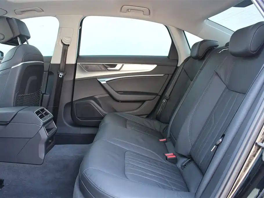 Audi A6L 2019 40 TFSI Luxury Elegance фото 16