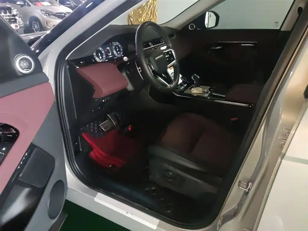 Land Rover Range Rover Evoque 2023 Range Rover Evoque L 249PS Luxury Edition фото 16