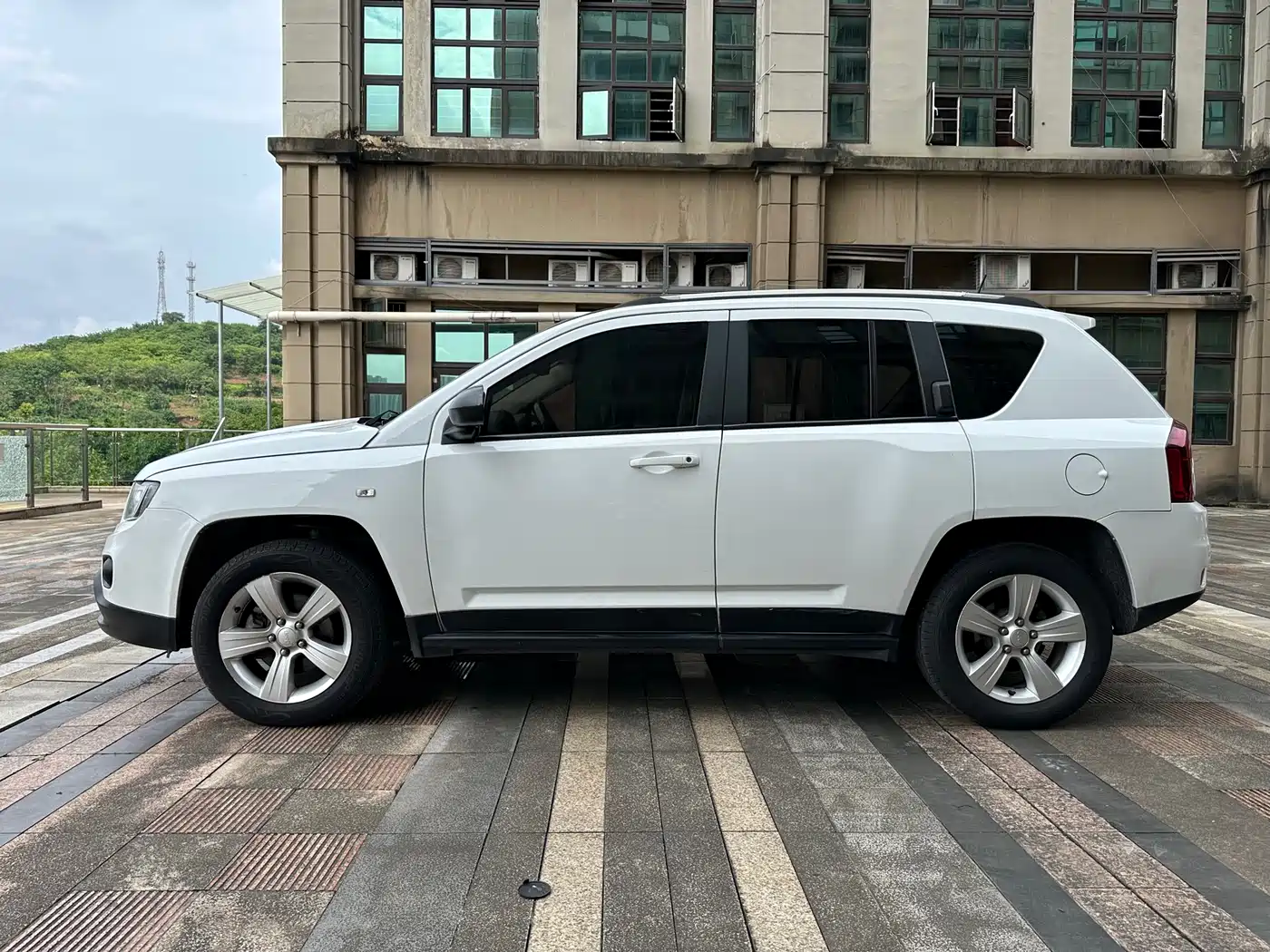 Jeep Compass (Import) 2015 2015 2.0L 2WD Sport