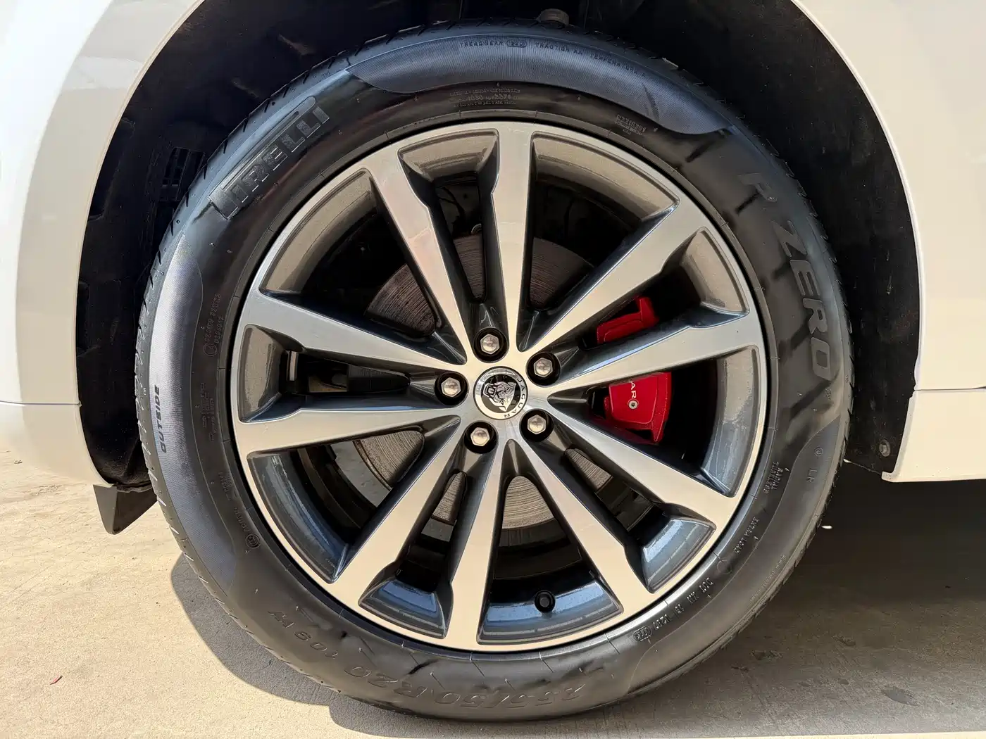 Jaguar F-PACE 2023 2024 P250 R-Dynamic SE