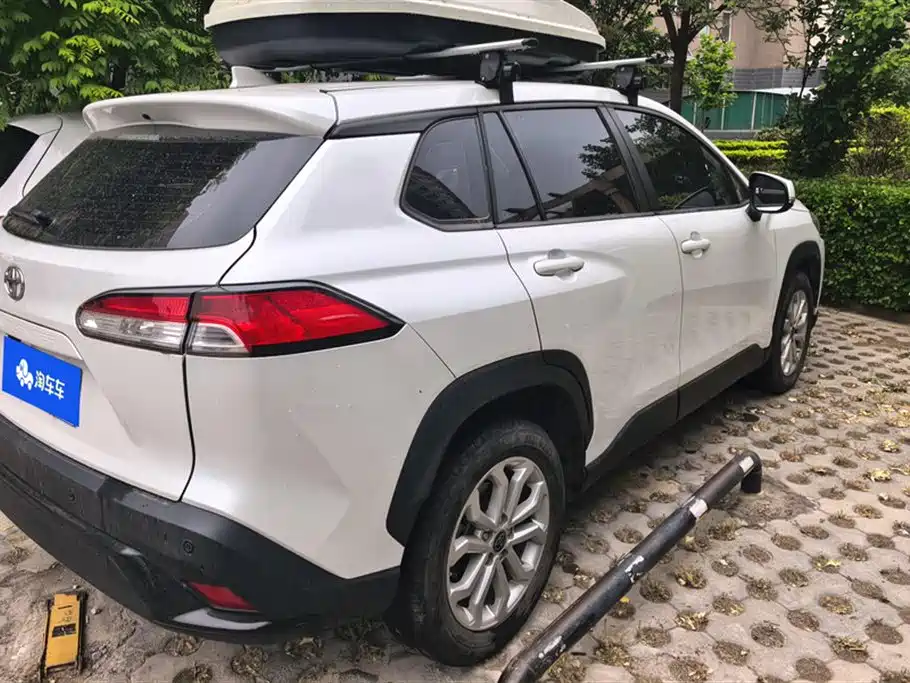 Toyota Frontlander 2022 2.0L CVT Elite фото 3